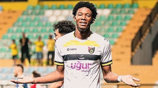 2 Yıl Sonra İstanbul Üniversitesi'nden Mezuniyeti Sona Erdirdi! Kariyeri Tamamen Değişti 2 Gaoussou Diarra Feyenoord tanıtımı