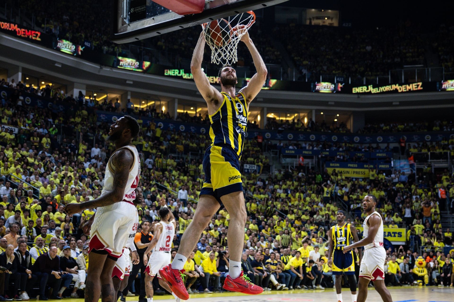 Fenerbahçe Efsanesi Anadolu Efes'te Bomba Transfer! Türkiye Basketbolunda Sürpriz Geri Dönüş! 2 Georgios Papagiannis Efes formasıyla