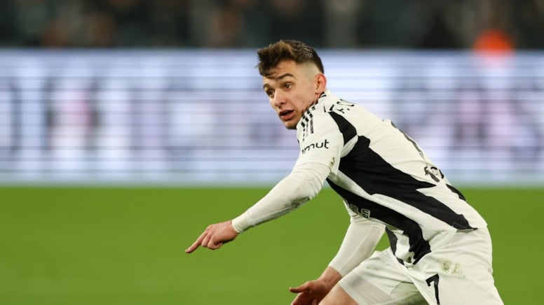 <p><strong>Juventus, yıldızı Francisco Conceiçao'nun bonservisini 32 milyon euro karşılığında aldı!</strong></p> 2 Juventus yildizi Francisco Conceicaonun bonservisini 32 milyon euro karsiliginda aldi